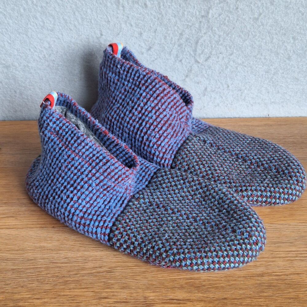 Bombas Merino Gripper Slippers Large Mens 10-12.5 Womens 12-14 Maroon Blue